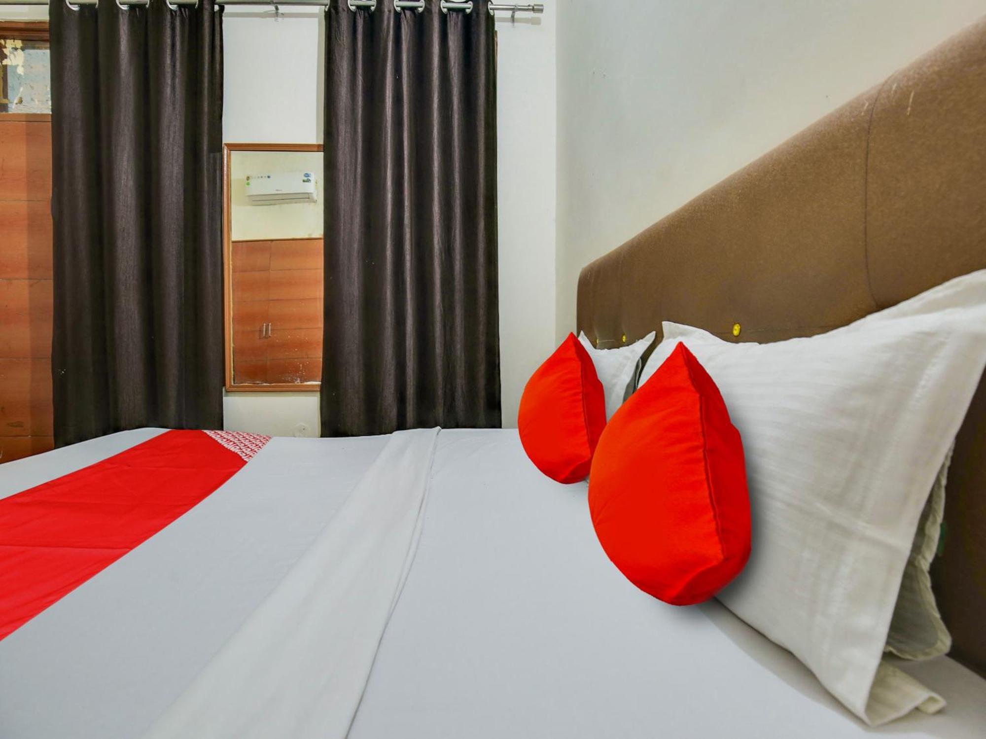 Hotel O Platinum Inn Nayagaon Exterior photo