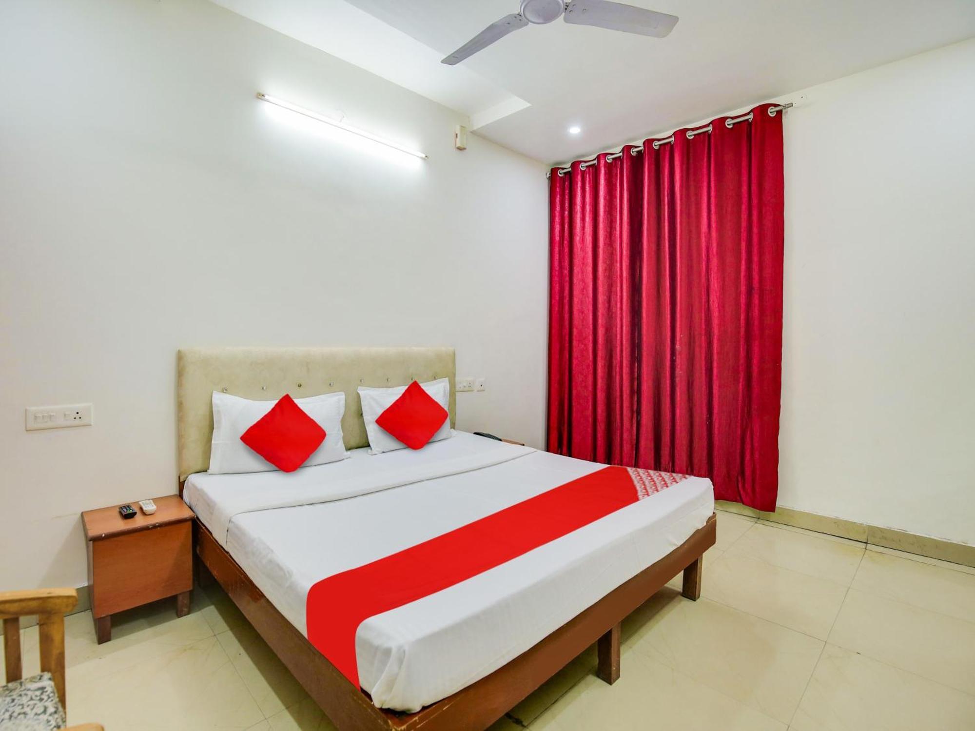 Hotel O Platinum Inn Nayagaon Exterior photo